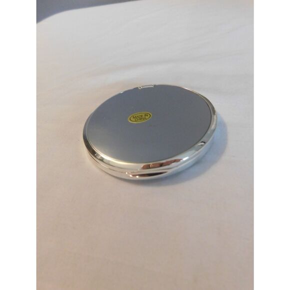 Lori Greiner Crystal Initial Compact Mirror with Magnification "V" - Picture 3 of 5